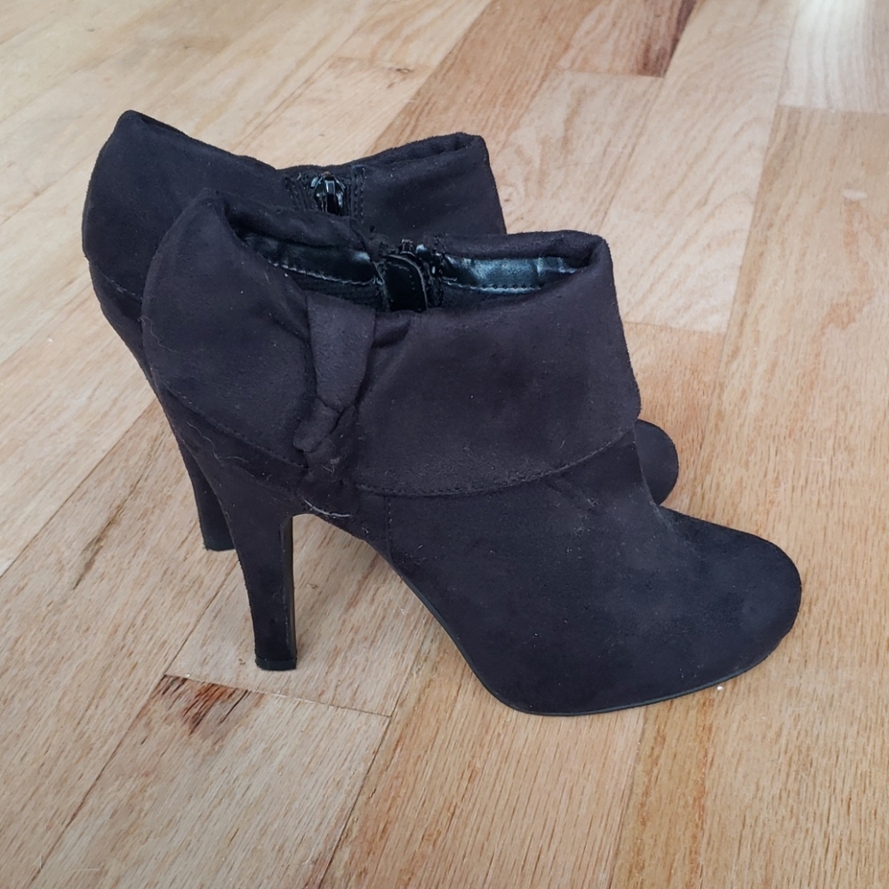 Black heeled booties